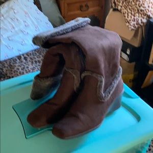 Soft Style Faux Boots Brown Size 8